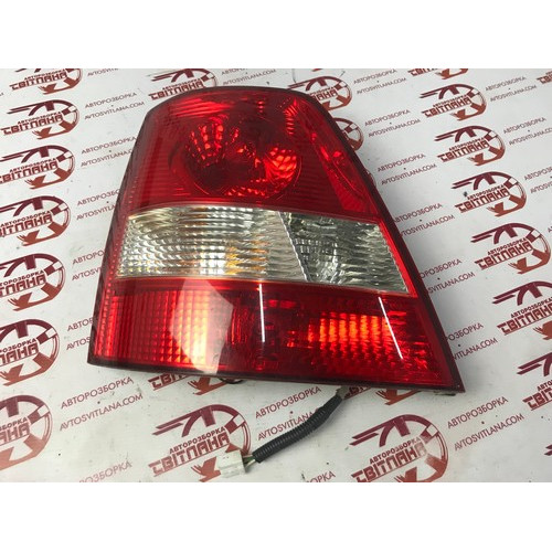Фонарь задний левый Kia Sorento 2002-2006 924013E010